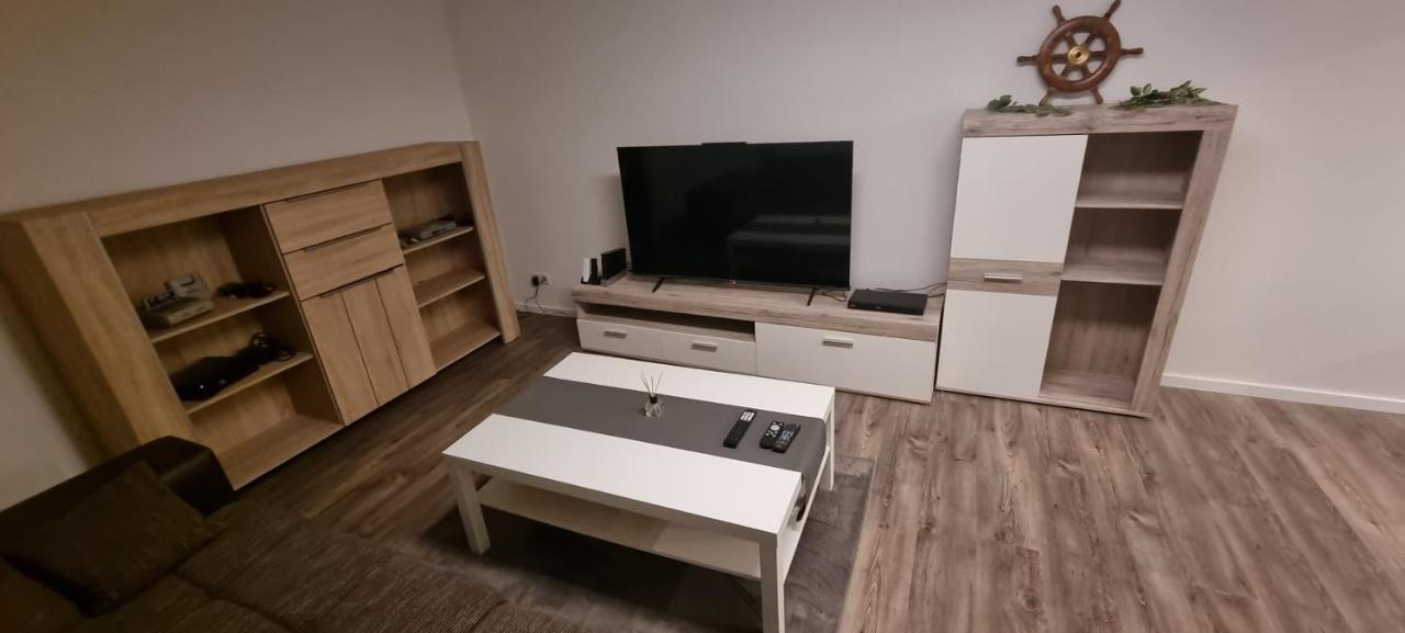 3 Zimmer Ferienwohnung In Jever Kültér fotó